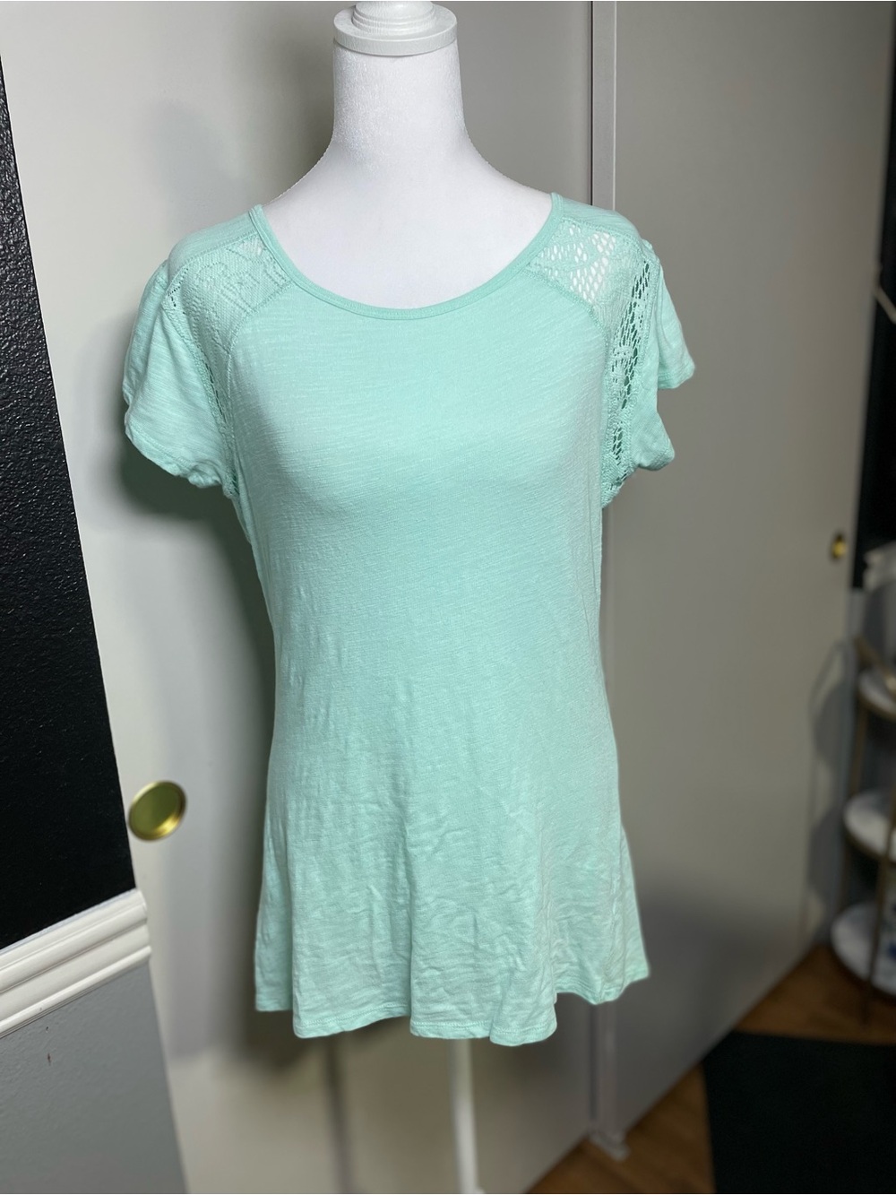 Earth Yoga Mint Green Crochet Shoulder Short Sleeve Tee